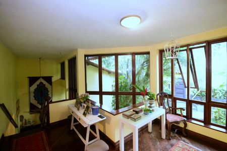 Casa de condomínio para alugar com 816m², 4 quartos e 3 vagasCorredor