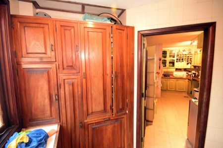 Casa de condomínio para alugar com 816m², 4 quartos e 3 vagasÁrea de Serviço