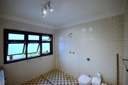 Casa de condomínio para alugar com 816m², 4 quartos e 3 vagasBanheiro