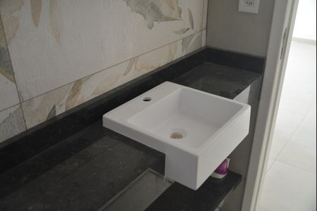 Apartamento à venda com 67m², 2 quartos e 1 vagaBanheiro Social