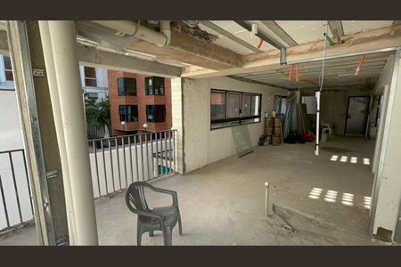 Apartamento à venda com 107m², 2 quartos e 1 vagaVaranda