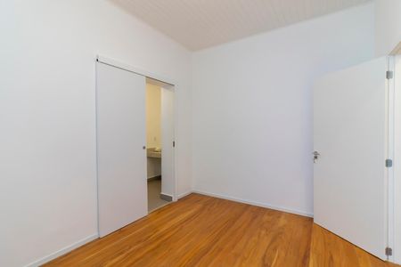 Casa de condomínio à venda com 180m², 3 quartos e 1 vagaSuíte 2