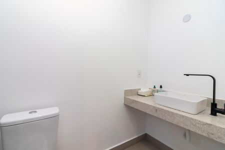 Casa de condomínio à venda com 180m², 3 quartos e 1 vagaBanheiro da Suíte 2