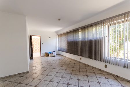Sala de casa para alugar com 3 quartos, 221m² em Santa Terezinha, Santo André