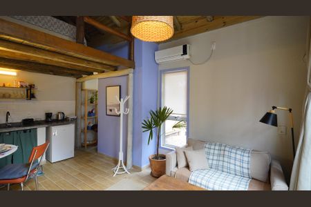 Casa para alugar com 99m², 1 quarto e 2 vagasSala