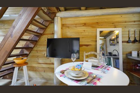 Casa para alugar com 99m², 1 quarto e 2 vagasSala