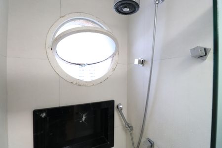 Apartamento à venda com 50m², 2 quartos e 2 vagasDetalhe do banheiro