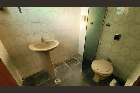 Casa de condomínio à venda com 396m², 3 quartos e 2 vagas Casa de condomínio à venda com 396m², 3 quartos e 2 vagasÁrea Gourmet - Banheiro