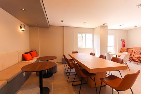 Apartamento para alugar com 45m², 1 quarto e sem vaga Apartamento para alugar com 45m², 1 quarto e sem vagaÁrea comum - Salão de festas