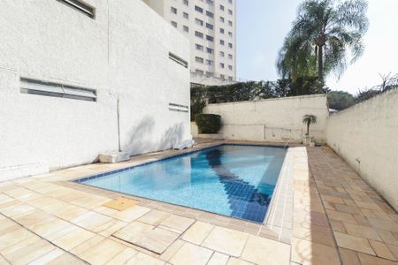 Apartamento à venda com 65m², 2 quartos e 1 vaga Apartamento à venda com 65m², 2 quartos e 1 vagaPiscina