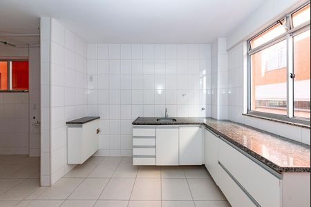 Apartamento para alugar com 110m², 3 quartos e 3 vagas Apartamento para alugar com 110m², 3 quartos e 3 vagasCozinha