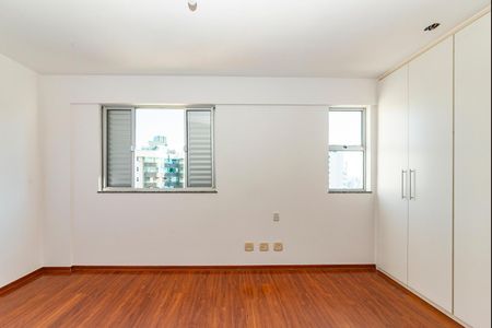 Apartamento para alugar com 110m², 3 quartos e 3 vagas Apartamento para alugar com 110m², 3 quartos e 3 vagasSuíte
