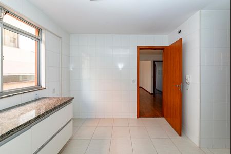 Apartamento para alugar com 110m², 3 quartos e 3 vagas Apartamento para alugar com 110m², 3 quartos e 3 vagasCozinha