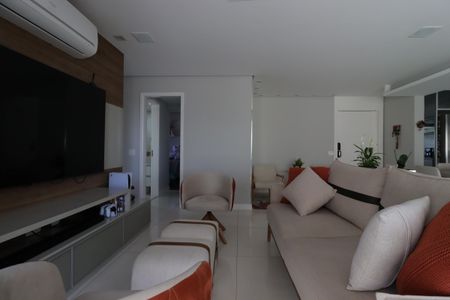 Apartamento à venda com 115m², 3 quartos e 2 vagasSala