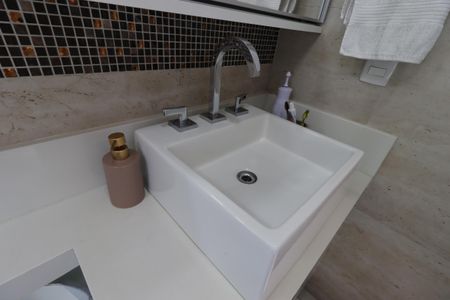 Apartamento à venda com 115m², 3 quartos e 2 vagasBanheiro da Suíte 3 - Pia