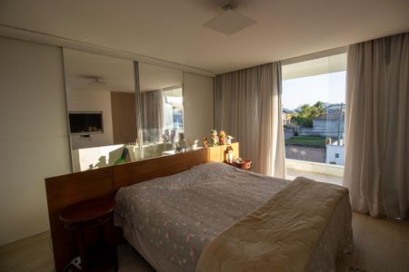 Casa de condomínio à venda com 350m², 3 quartos e 2 vagasSuíte 3