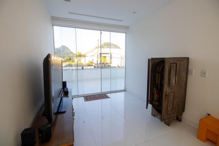 Casa de condomínio à venda com 350m², 3 quartos e 2 vagasSala