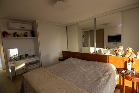 Casa de condomínio à venda com 350m², 3 quartos e 2 vagasSuíte 3