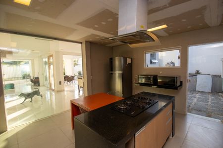 Casa de condomínio à venda com 350m², 3 quartos e 2 vagasCozinha