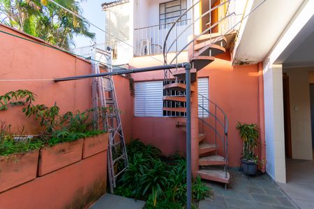 Casa para alugar com 250m², 4 quartos e 2 vagas Casa para alugar com 250m², 4 quartos e 2 vagasQuintal 2