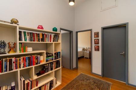 Casa para alugar com 250m², 4 quartos e 2 vagas Casa para alugar com 250m², 4 quartos e 2 vagasHall