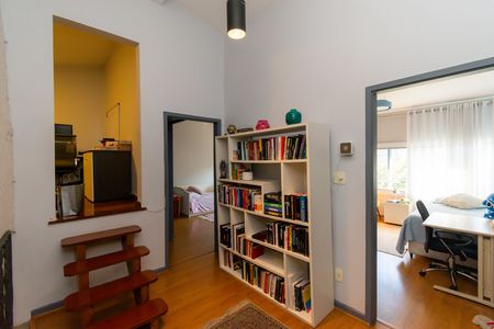 Casa para alugar com 250m², 4 quartos e 2 vagas Casa para alugar com 250m², 4 quartos e 2 vagasHall