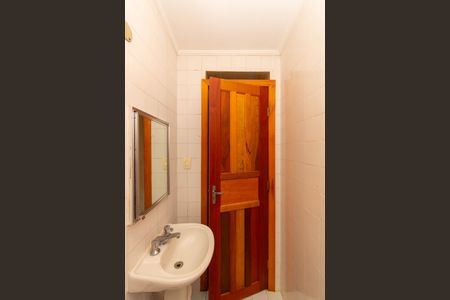 Casa para alugar com 250m², 4 quartos e 2 vagas Casa para alugar com 250m², 4 quartos e 2 vagasBanheiro de serviço