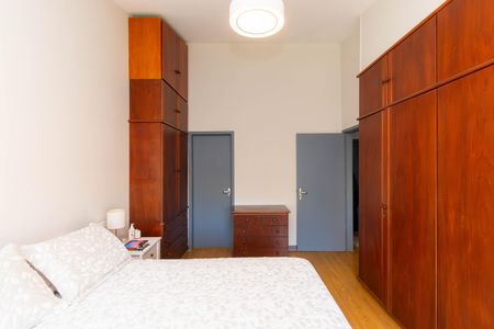 Casa para alugar com 250m², 4 quartos e 2 vagas Casa para alugar com 250m², 4 quartos e 2 vagasSuíte