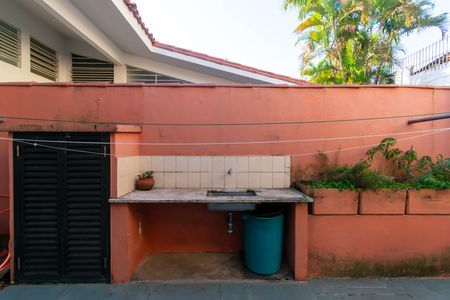 Casa para alugar com 250m², 4 quartos e 2 vagas Casa para alugar com 250m², 4 quartos e 2 vagasQuintal 2