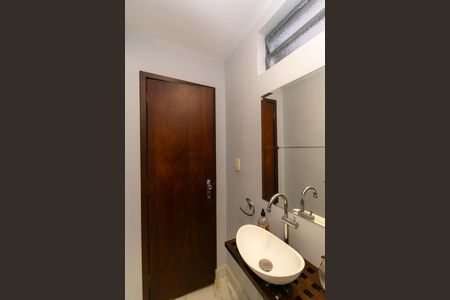 Casa para alugar com 250m², 4 quartos e 2 vagas Casa para alugar com 250m², 4 quartos e 2 vagasLavabo
