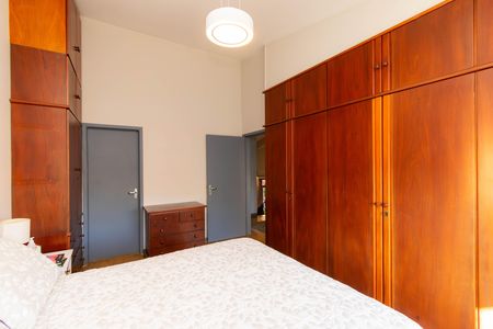 Casa para alugar com 250m², 4 quartos e 2 vagas Casa para alugar com 250m², 4 quartos e 2 vagasSuíte