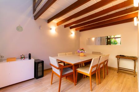 Casa para alugar com 250m², 4 quartos e 2 vagas Casa para alugar com 250m², 4 quartos e 2 vagasSala de Jantar