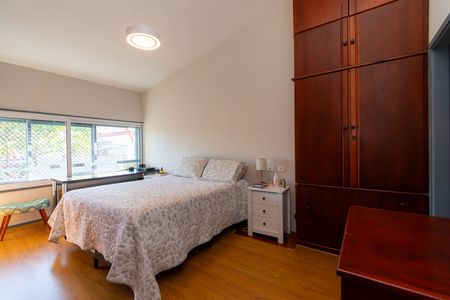 Casa para alugar com 250m², 4 quartos e 2 vagas Casa para alugar com 250m², 4 quartos e 2 vagasSuíte