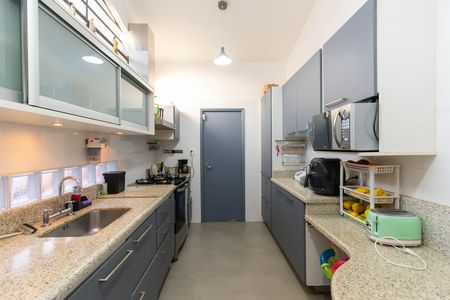 Casa para alugar com 250m², 4 quartos e 2 vagas Casa para alugar com 250m², 4 quartos e 2 vagasCozinha