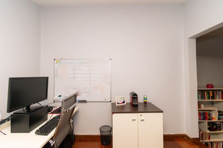 Casa para alugar com 250m², 4 quartos e 2 vagas Casa para alugar com 250m², 4 quartos e 2 vagasEscritório