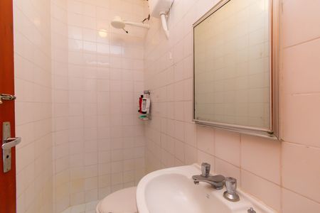 Casa para alugar com 250m², 4 quartos e 2 vagas Casa para alugar com 250m², 4 quartos e 2 vagasBanheiro de serviço