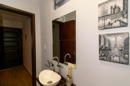 Casa para alugar com 250m², 4 quartos e 2 vagas Casa para alugar com 250m², 4 quartos e 2 vagasLavabo