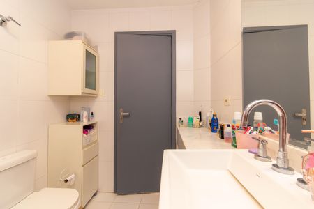 Casa para alugar com 250m², 4 quartos e 2 vagas Casa para alugar com 250m², 4 quartos e 2 vagasBanheiro da Suíte