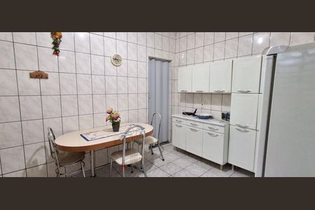 Casa à venda com 234m², 3 quartos e 2 vagasCozinha