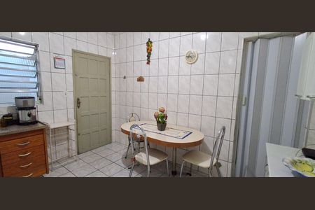 Casa à venda com 234m², 3 quartos e 2 vagasCozinha