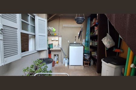 Casa à venda com 234m², 3 quartos e 2 vagasÁrea de Serviço da Edícula