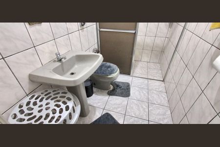 Casa à venda com 234m², 3 quartos e 2 vagasBanheiro