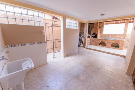 Casa para alugar com 278m², 3 quartos e 4 vagasÁrea de Serviço