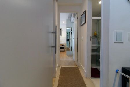 Apartamento à venda com 65m², 2 quartos e 1 vagaCorredor