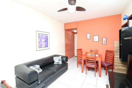 Apartamento à venda com 64m², 2 quartos e 1 vagaSala