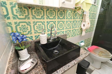 Apartamento à venda com 64m², 2 quartos e 1 vagaBanheiro Social