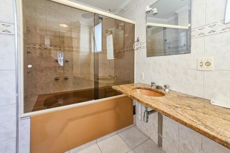 Apartamento para alugar com 138m², 3 quartos e 1 vagaBanheiro da Suíte