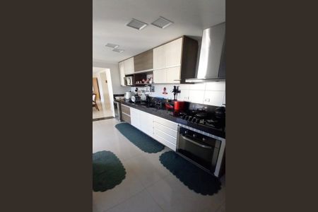 Apartamento à venda com 108m², 3 quartos e 3 vagas Apartamento à venda com 108m², 3 quartos e 3 vagasCozinha