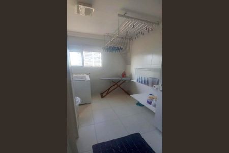 Apartamento à venda com 108m², 3 quartos e 3 vagas Apartamento à venda com 108m², 3 quartos e 3 vagasLavanderia