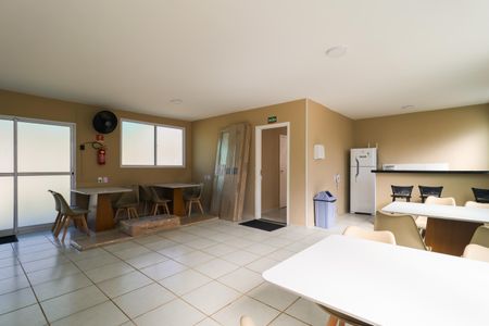 Apartamento para alugar com 44m², 2 quartos e sem vagaÁrea comum - Salão de festas